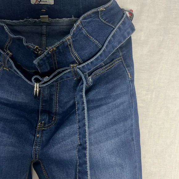 Blue High Rise Jeans for Effortless Style - Picture 4 of 7